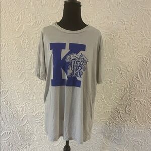 University of Kentucky Gray T-Shirt with retro Blue Graphic